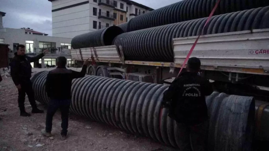 Şantiyede Ağır Yaralanan Sürücünün Hayatı Tehlikede