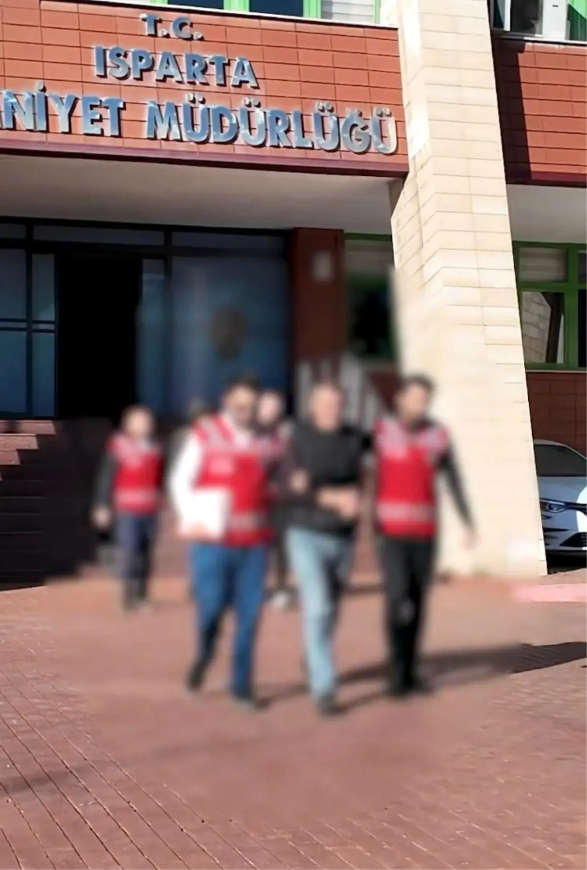 Isparta’da Kamu Görevlisi Kılıklı Dolandırıcılık Operasyonu