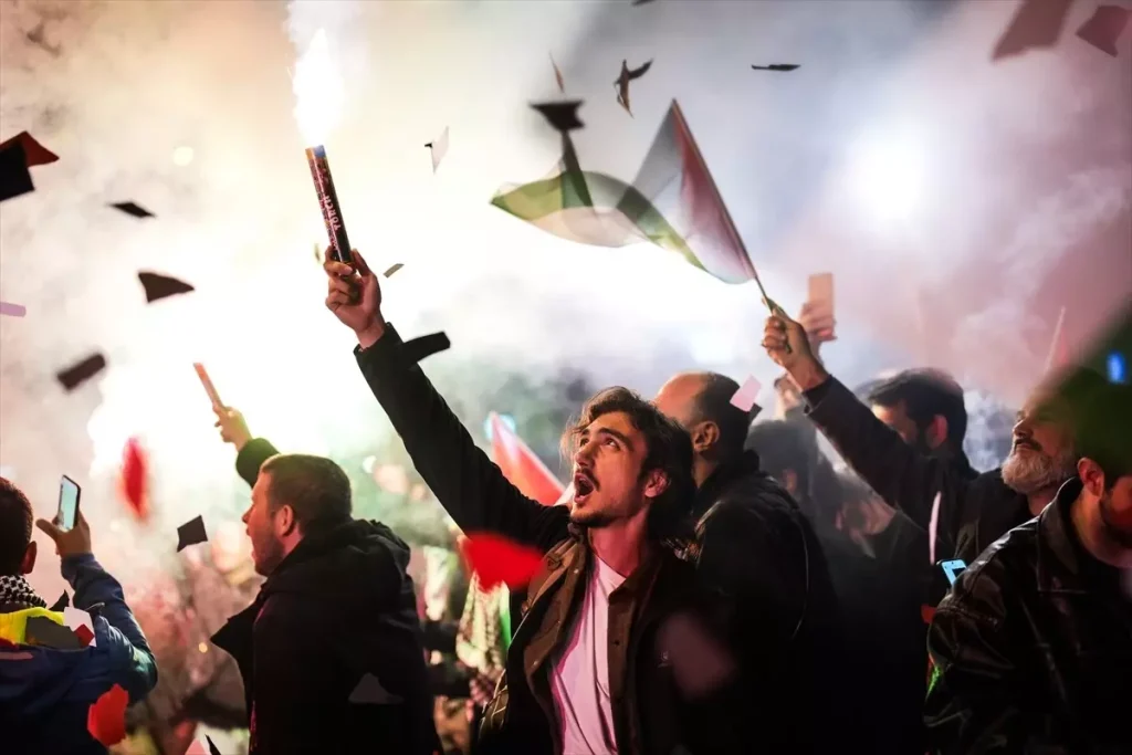 Filistin’e Destek Eylemi İsrail Konsolosluğu Önünde Gerçekleşti