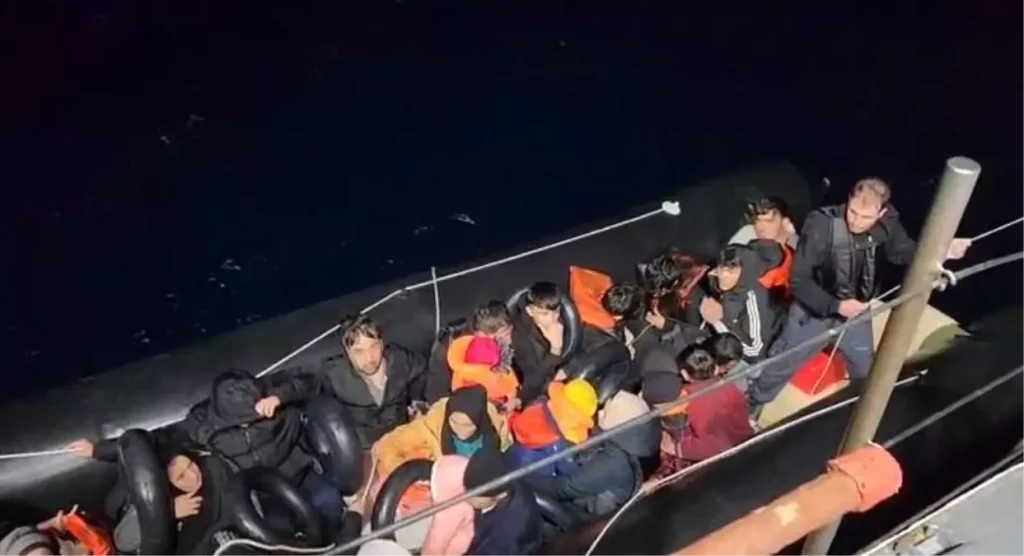 İzmir Açıklarında Düzensiz Göçmen Operasyonları