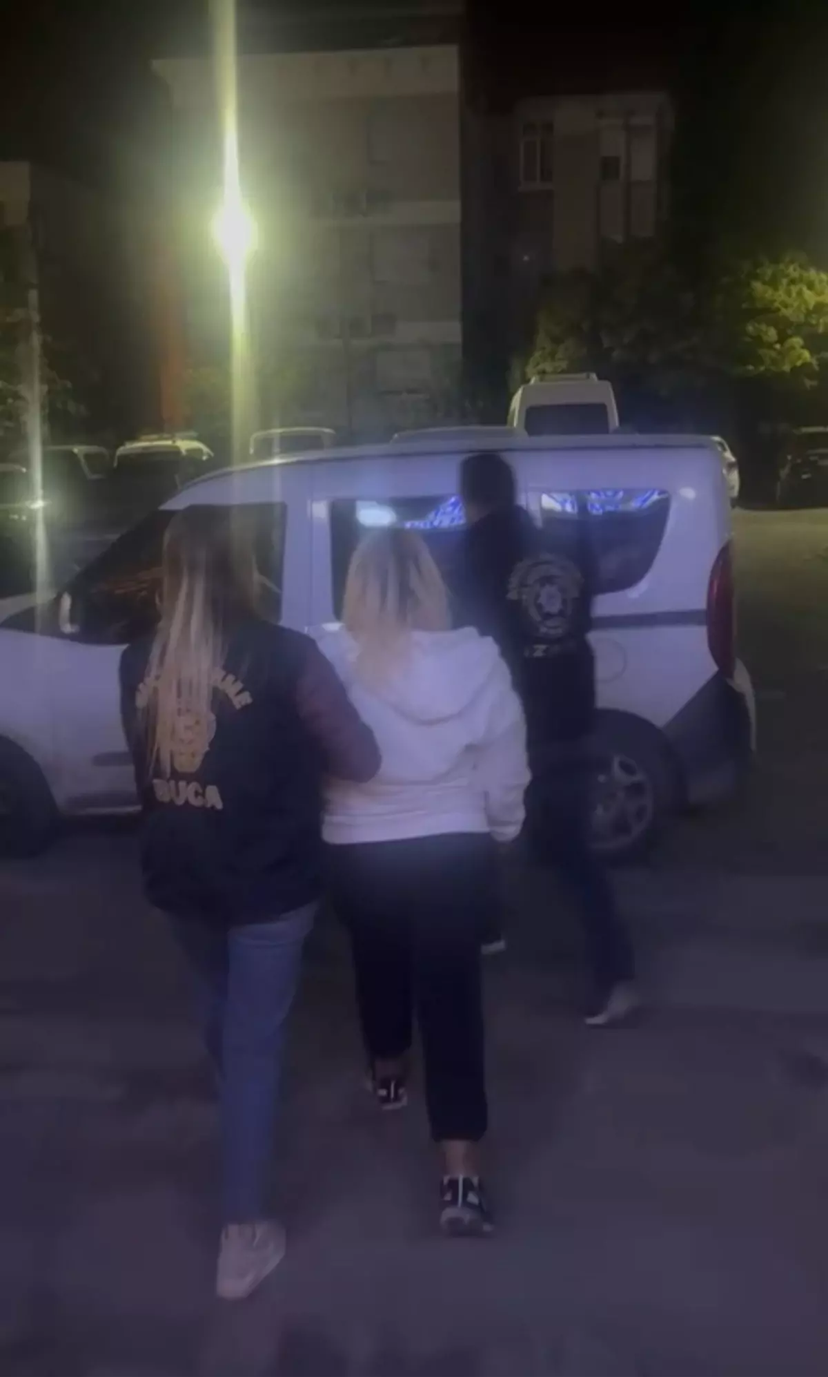 İzmir’de Dev Uyuşturucu Operasyonu: 76 Bin Hap Ele Geçirildi