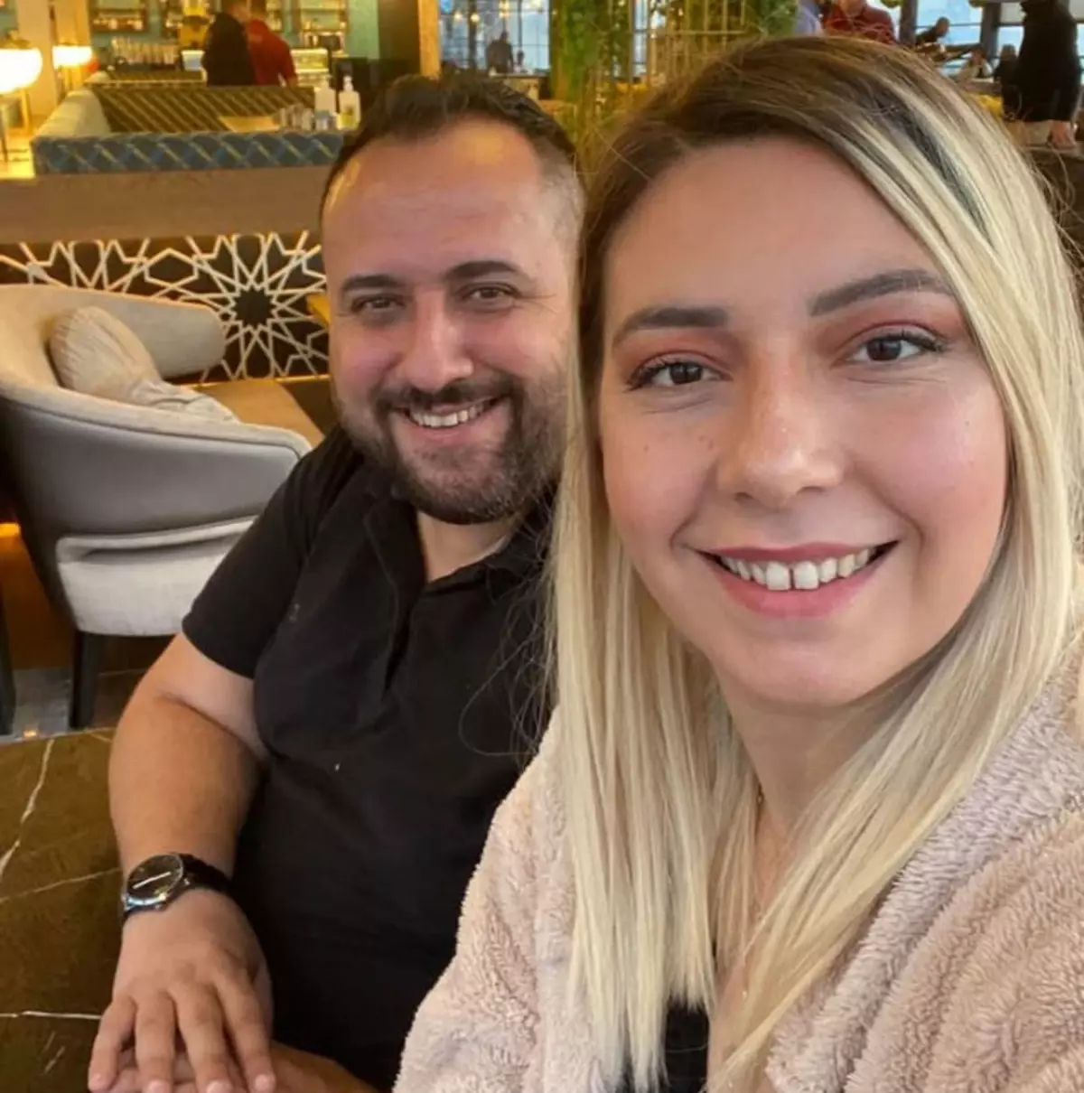 “İzmir’de Eşiyle Tartışırken Eşini Bıçaklayarak Öldürdü”