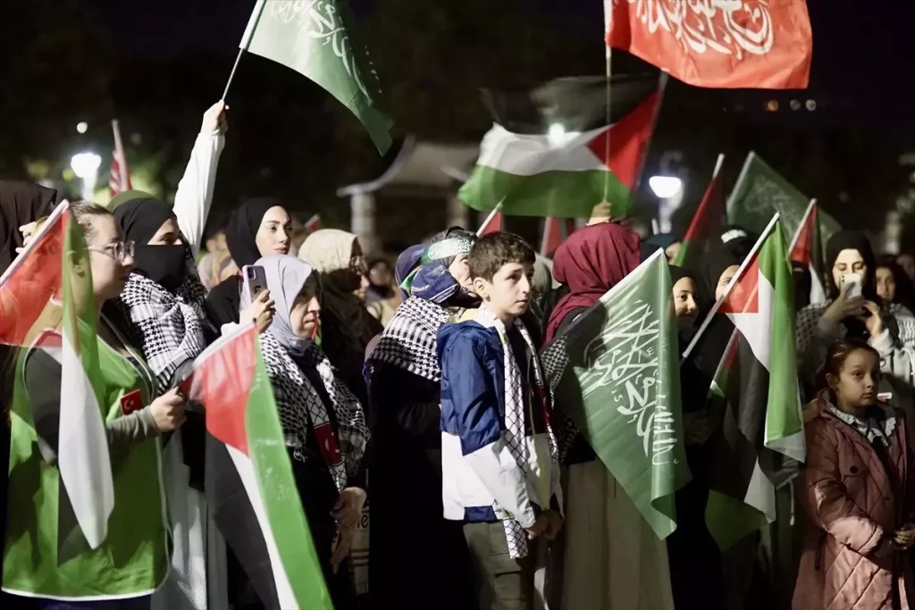 İsrail’in Gazze’ye Yönelik Saldırılarına Tepki