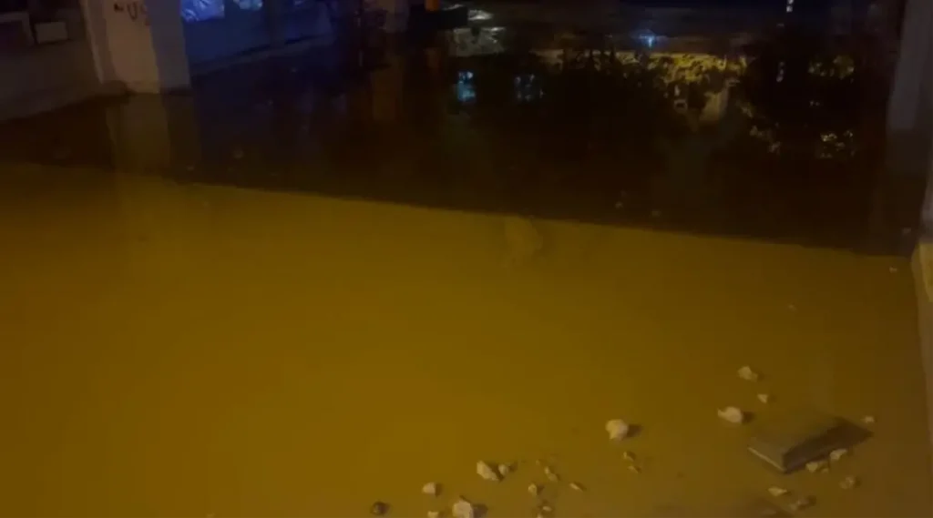 Yağmur Selleri Bergama ve Kırkağaç’ı Vurdu