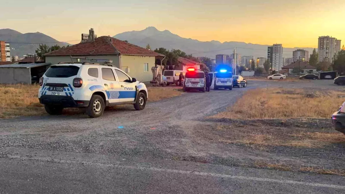 Kayseri’de Kar Maskeli Saldırı: Baba ve Oğul Yaralandı