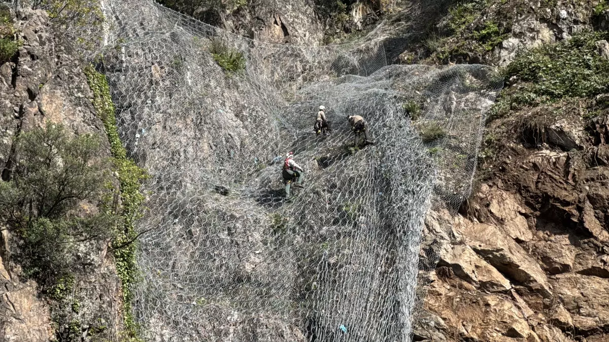 Karabük-Zonguldak Demir Yolunda Heyelan Krizi