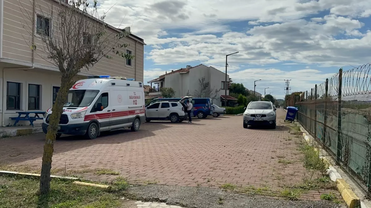 Kumsalda Çıplak Erkek Cesedi Bulundu