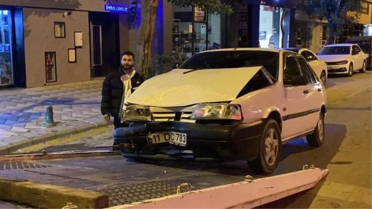 Alkollü Sürücü Geri Dönüşüm Aracına Çarptı: 1 Yaralı