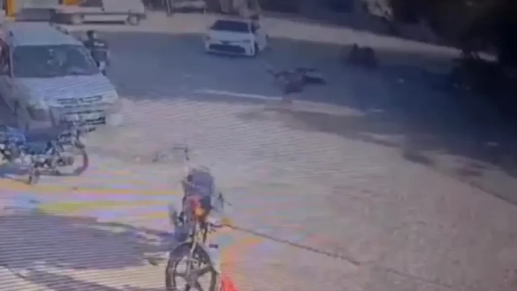 Kaza Güvenlik Kamerasında: 4 Yaralı