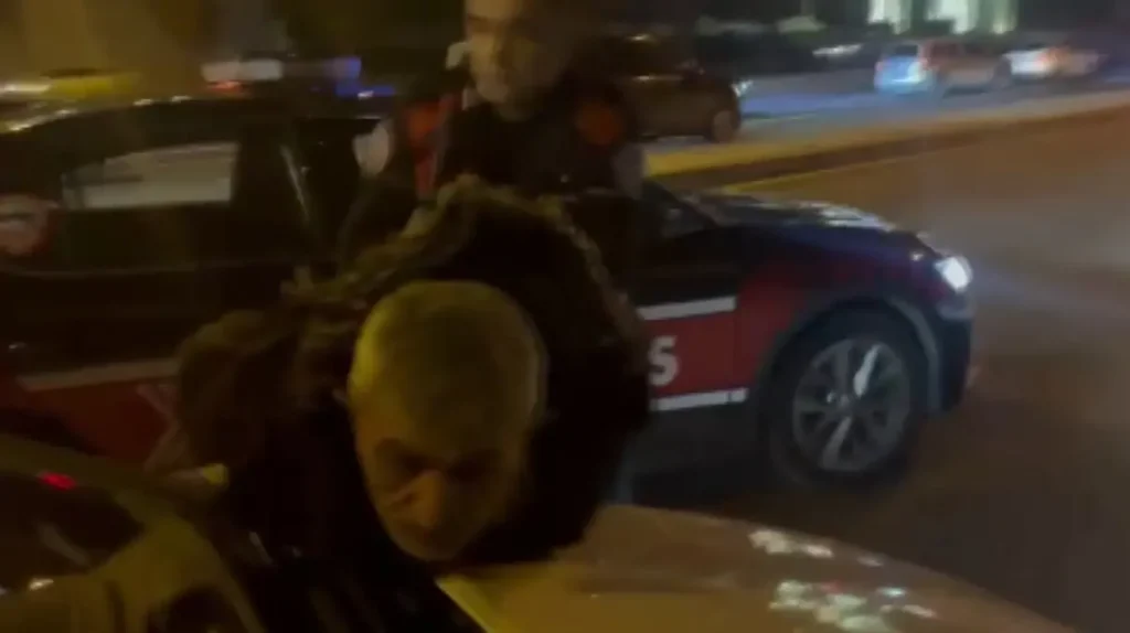 “Dolandırıcıların Yeni Hilesi: Polis Kıllığına Girerek 250 Bin Dolarlık Vurgun”