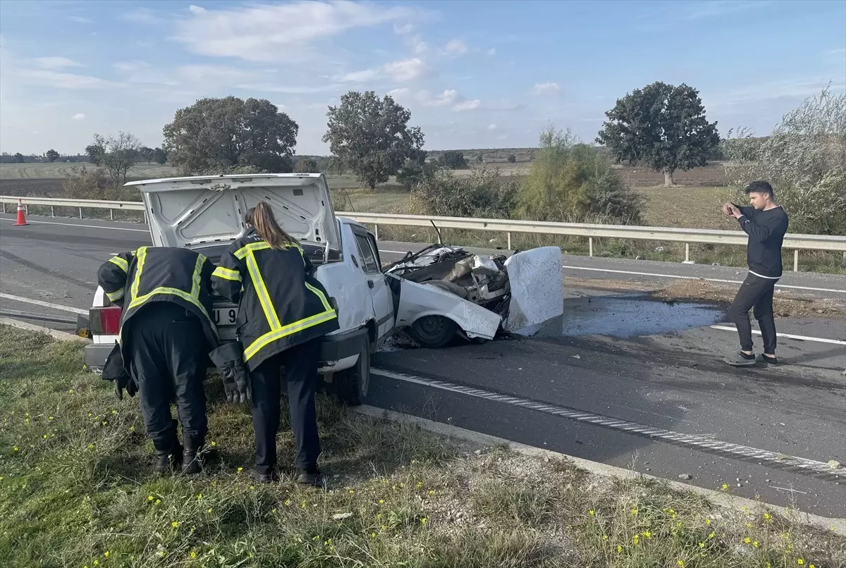 Kırklareli’nde Otomobil ve Panelvan Çarpışması: 4 Yaralı
