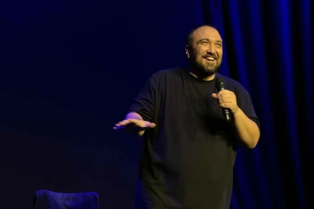 ETİ ile Reklam Anlaşması Feshedildi: Özgür Turhan Tazminat Ödeyecek