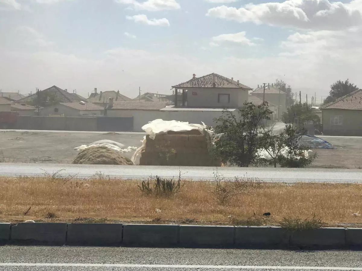 Kum Fırtınası Konya-Adana Kara Yolunda Sorun Oluşturdu