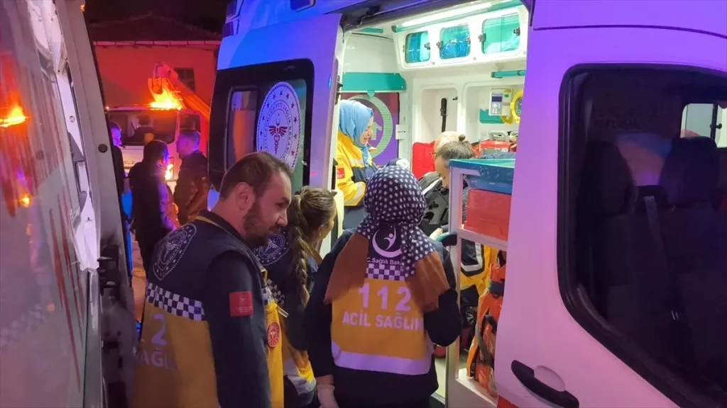 Kütahya’da Ahşap Evde Çıkan Yangın Söndürüldü