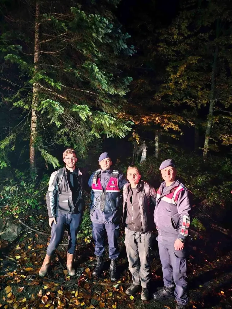 Ormanda Mantar Toplarken Kaybolan Gençler Sağlıklı Bulundu