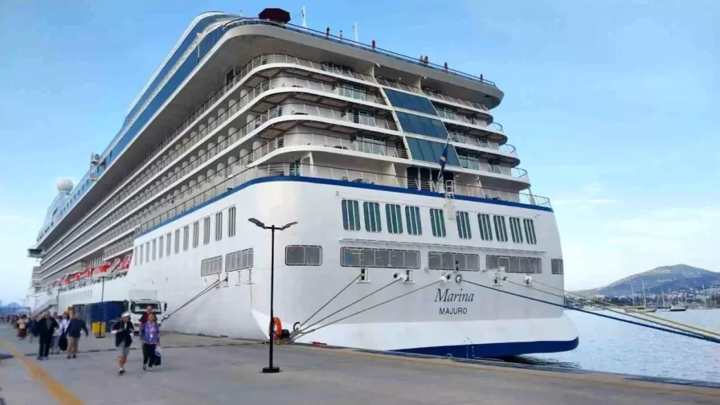 Lüks Kruvaziyer Bodrum’a Binlerce Yolcuyla Geldi