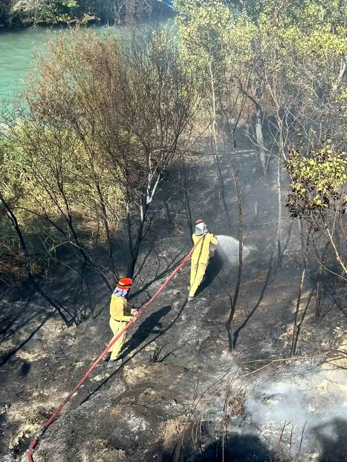 Mersin’de Bahçe Yangını Büyümeden Söndürüldü
