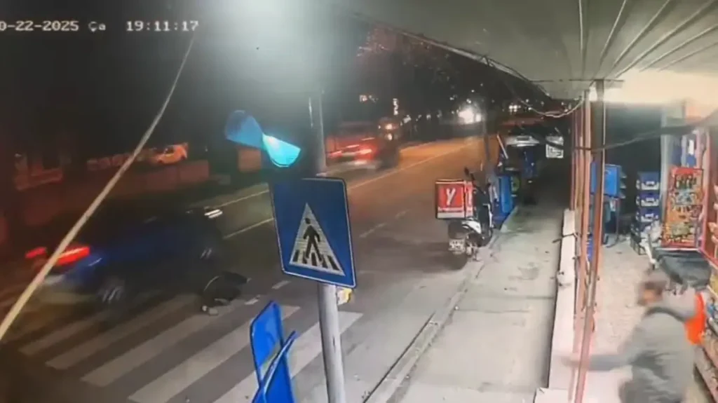 Trafik Kazası: Motosiklet Sürücüsü Yaya Geçidinde Çarpıştı
