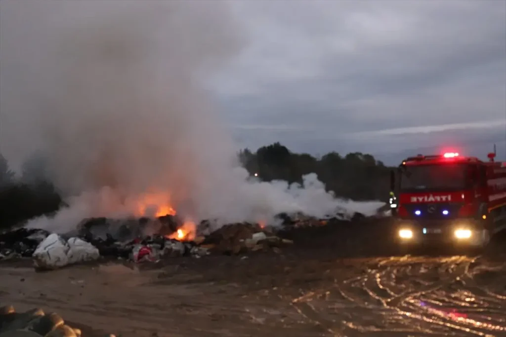 “Ordu’da Atık Toplama Merkezi Yangını Kontrol Altına Alındı”