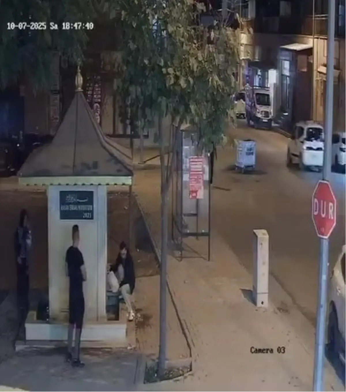 Otobüs Durağına Tekmeli Vandalizm