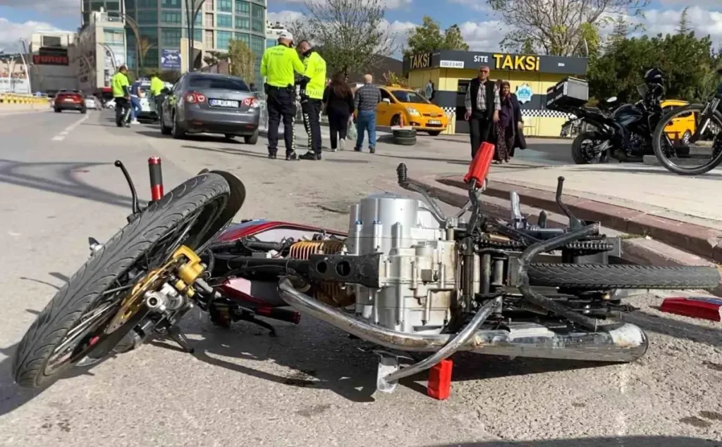 Aksaray’da Otomobil ile Motosiklet Çarpıştı: 1 Yaralı