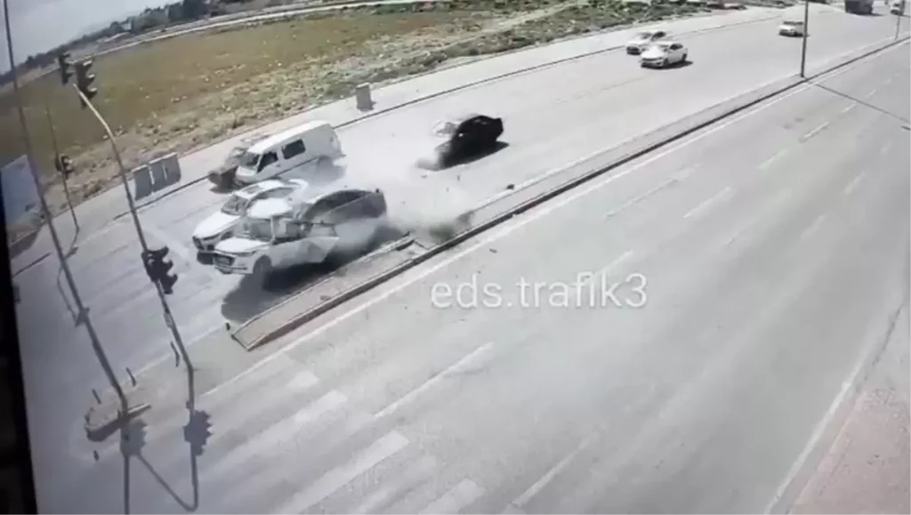 Kırmızı Işıkta Durana Çarpan Sürücü Tutuklandı