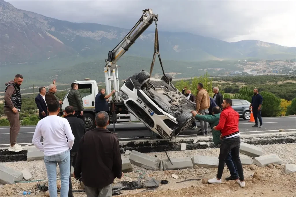 Pamukkale’de Otomobil Takla Attı: Anne ve Oğlu Yaralandı