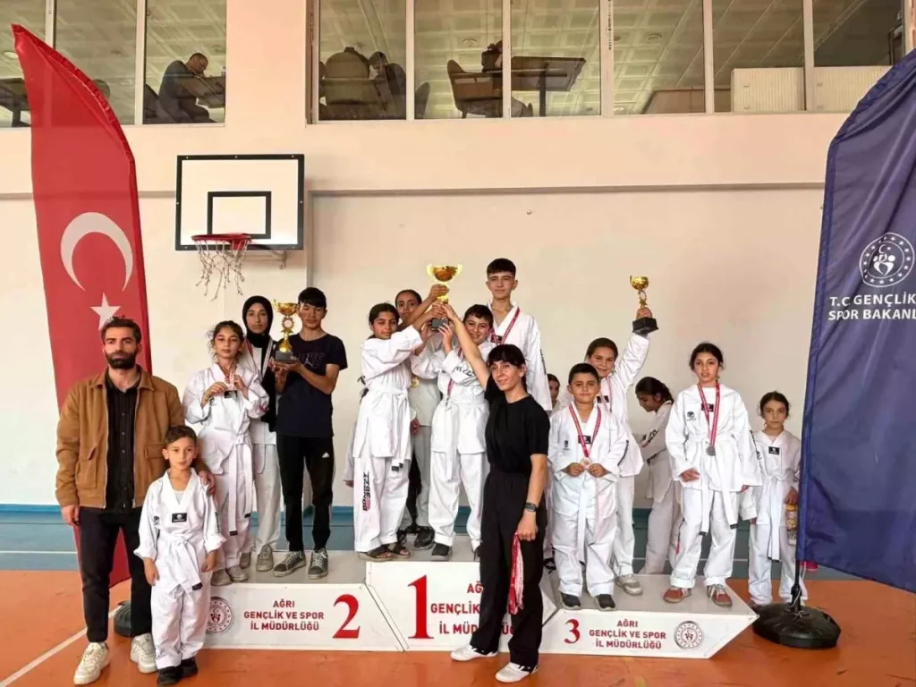 Cumhuriyet Ruhuyla Taekwondo Turnuvası