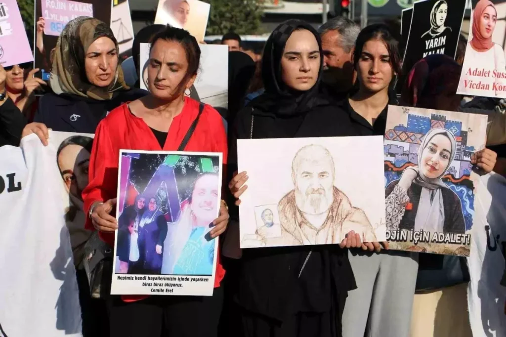 “Rojin Kabaiş, Ölümünün 1. Yılında Mezarı Başında Anıldı”