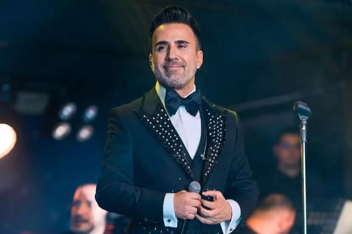 “Emrah’ın Değişimi Göz Kaptırdı: Ak Tellerle Yeni İmaj”