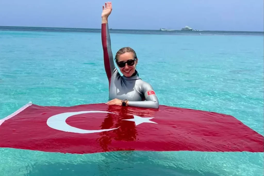 Şahika Ercümen’den Gazze İçin Tarihi Dalış