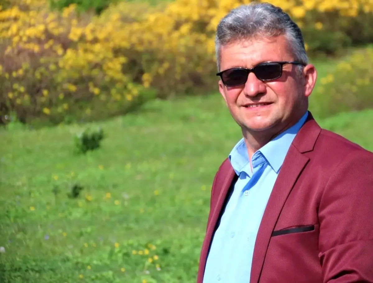 Sahnede Kalp Krizi Geçiren Sanatçı Toprağa Verildi