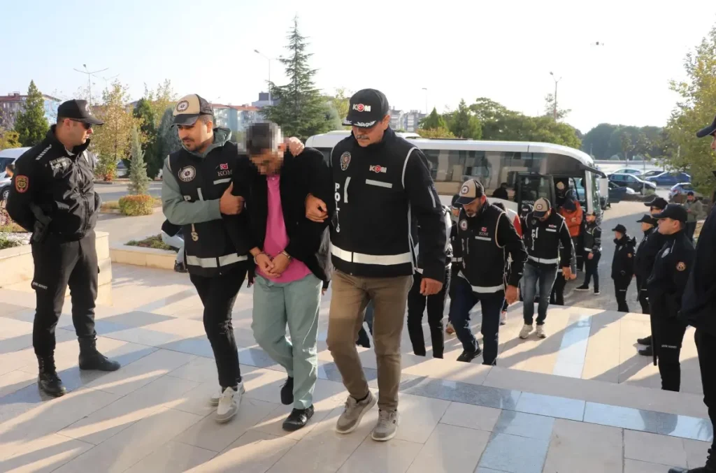 Sahte Alkol Raporu Operasyonu: 13 Şüpheli Adliyede