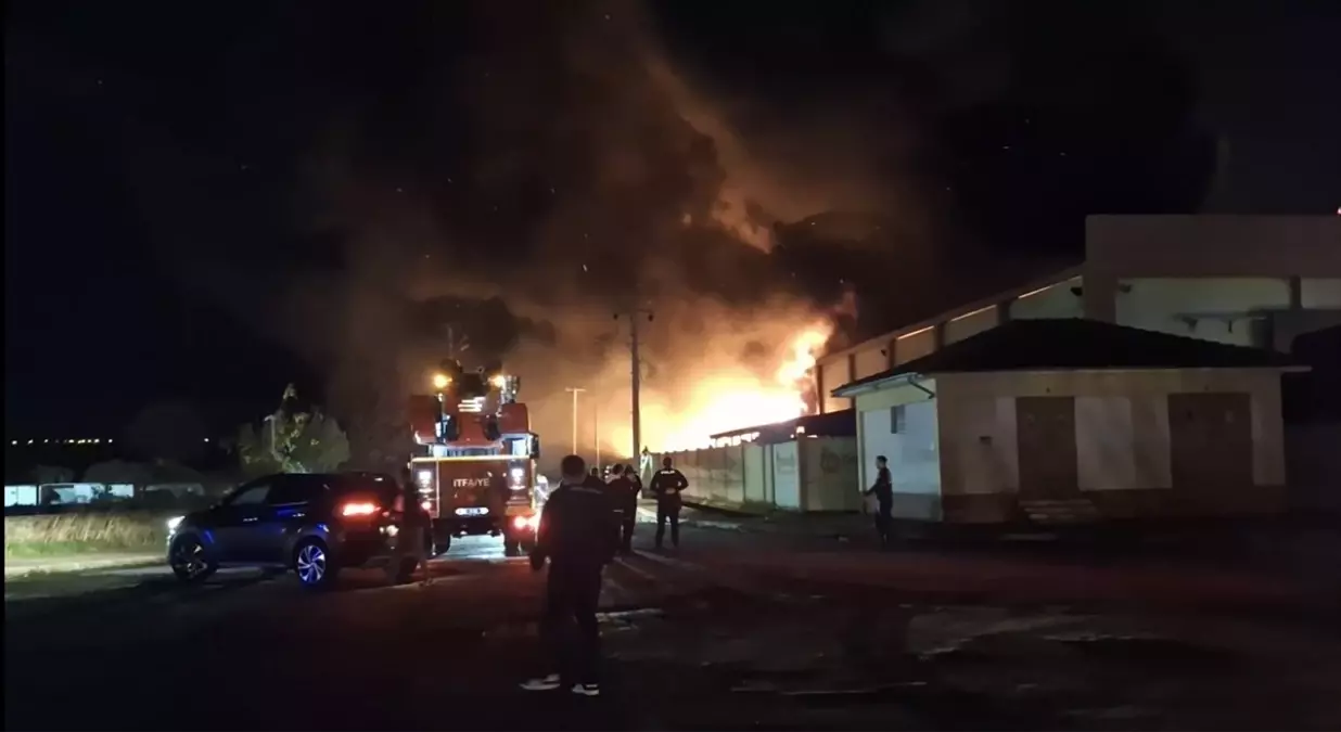 Samsun’da Geri Dönüşüm Fabrikasında Yangın Kontrol Altına Alındı