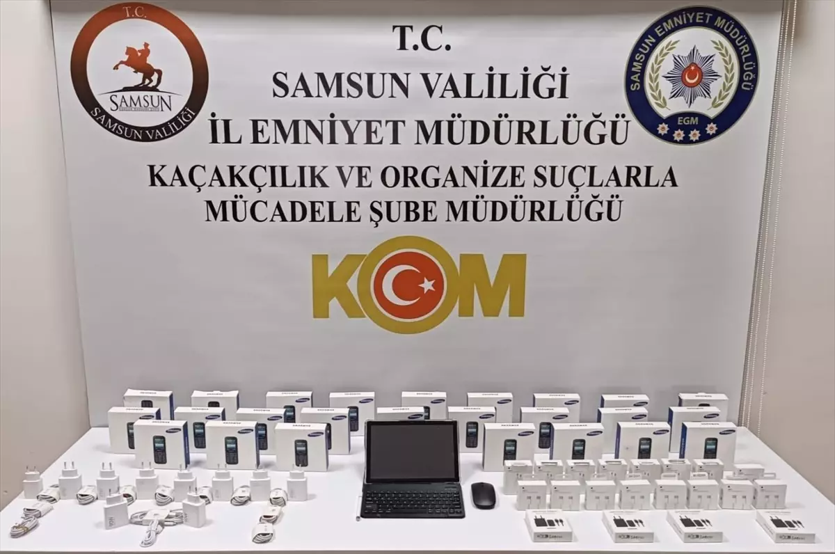 Samsun’da Gümrük Kaçağı Operasyonu: 25 Cep Telefonu Ele Geçirildi