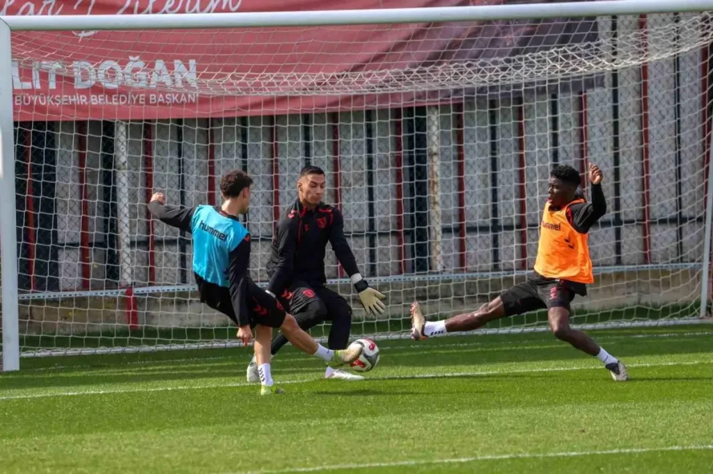 Samsunsporlu Futbolcular Milli Takımlarıyla Parlıyor