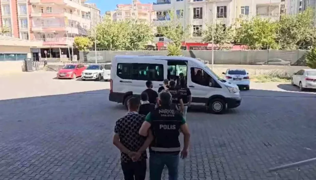 Şanlıurfa’da Eş Zamanlı Operasyon: 8 Şahıs Yakalandı