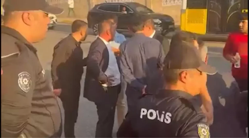 Mezarlıkta Park Tartışması: 9 Kişi Yaralandı