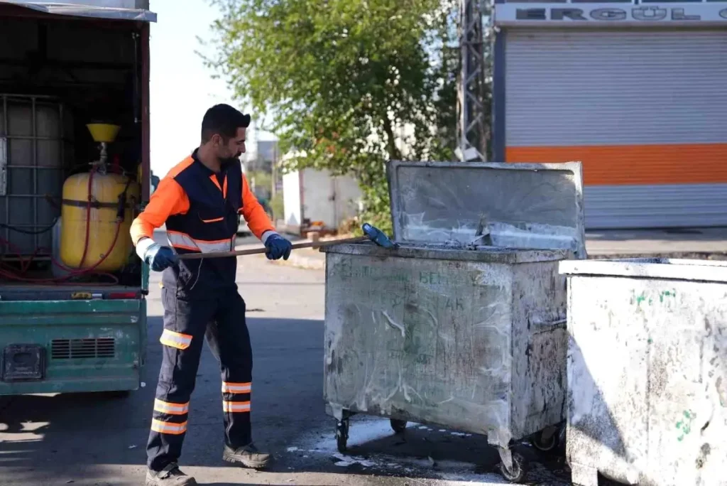 Sanayi Bölgelerinde Temizlik Çalışmaları Sürüyor