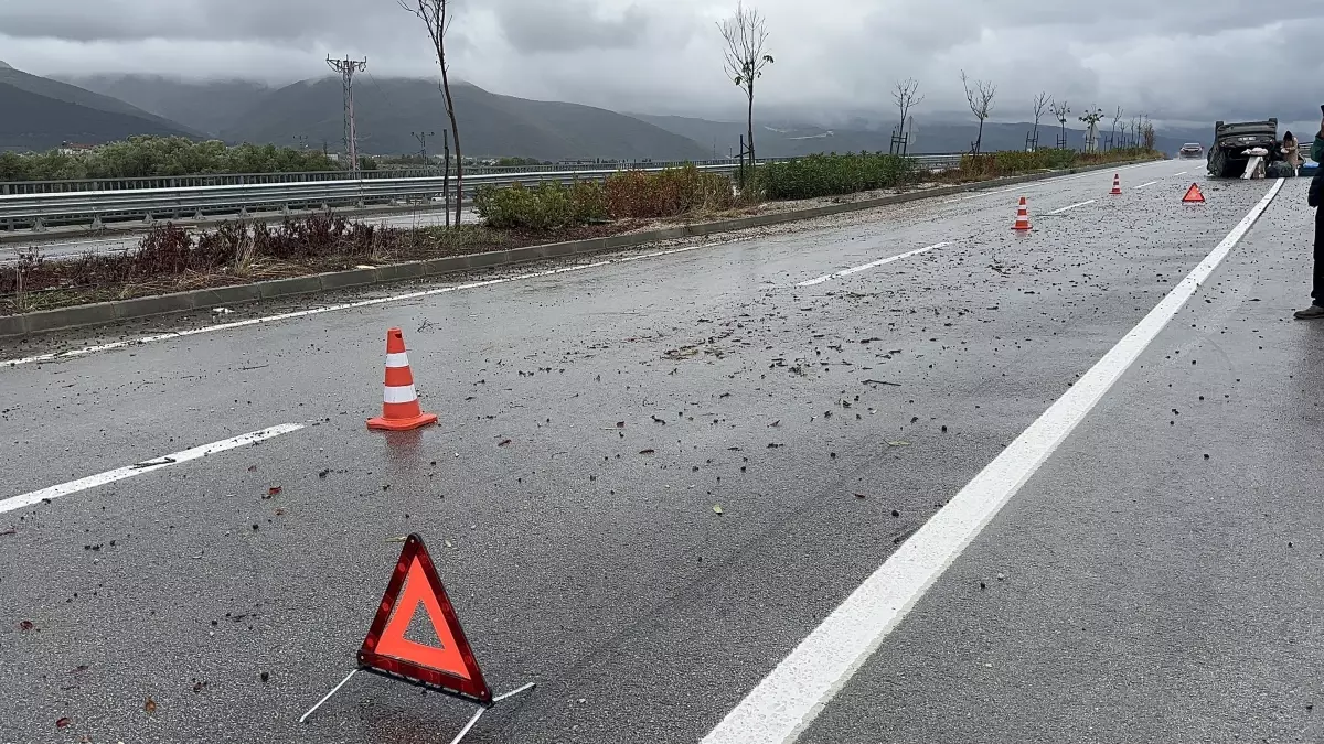 Su Birikintisi Kaosu: Aile Yara Almadan Kurtuldu