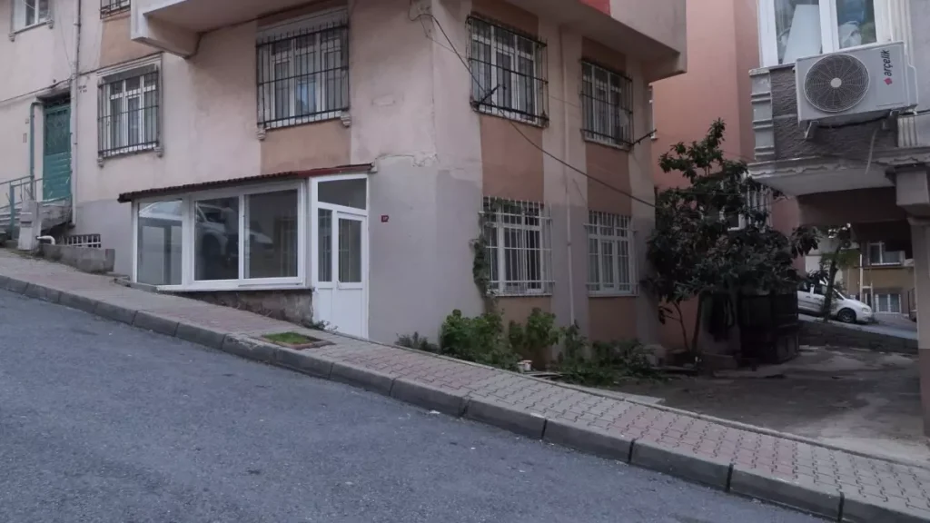 Sultangazi’de Eşini Balkondan Düşüren Adam Tutuklandı