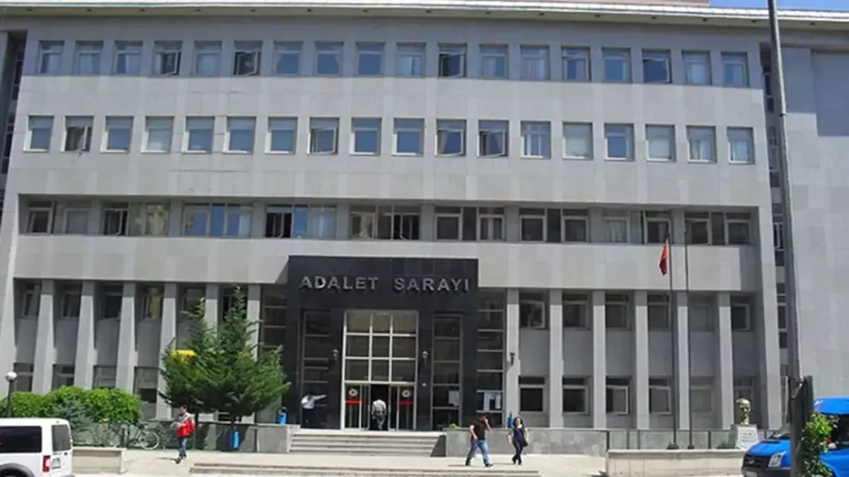 Adliyede Rüşvet Skandalı: 22 Gözaltı