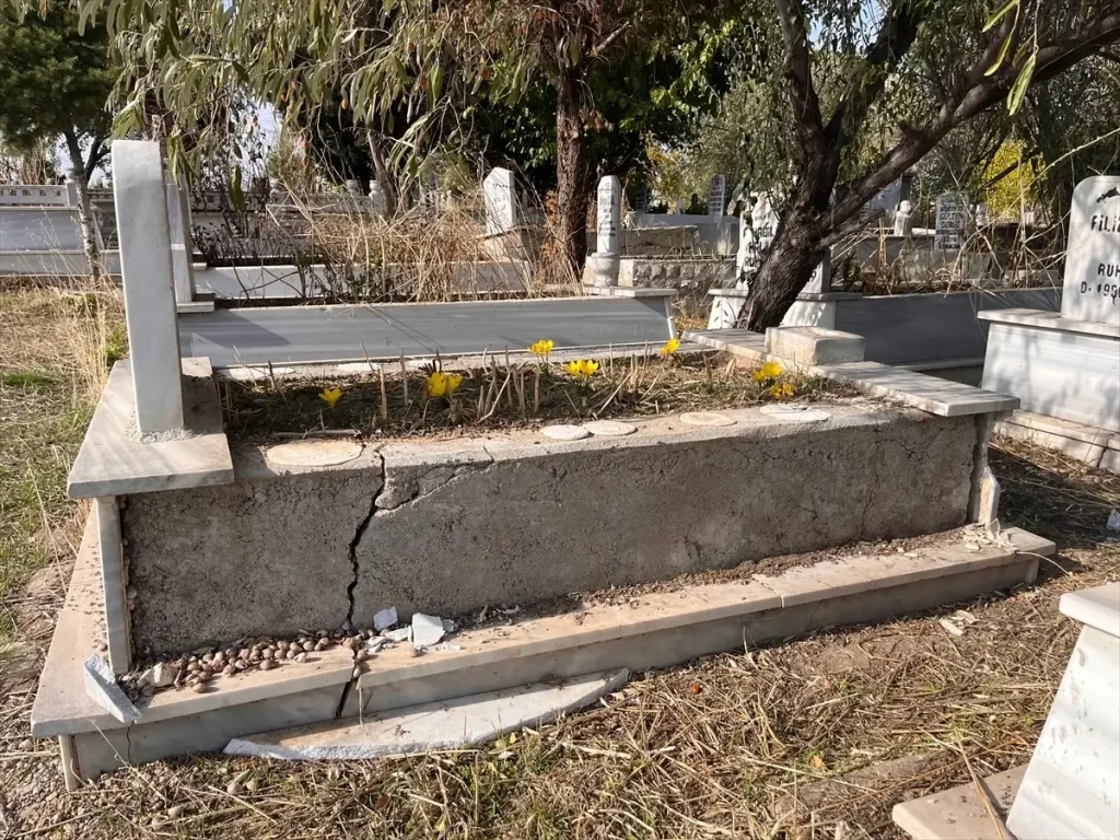 Mezarlık Mermerlerini Çalan Şüpheli Serbest Bırakıldı