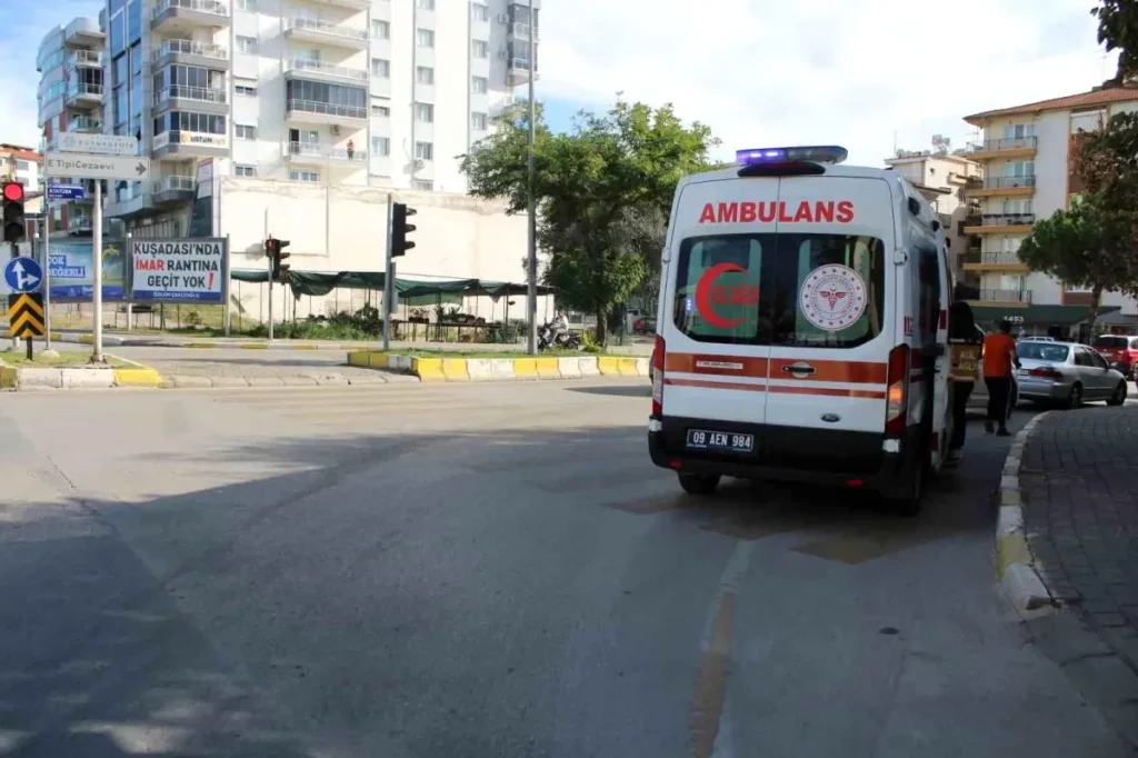 Ticari Araç ile Motosiklet Çarpıştı: Sürücü Hafif Yaralandı