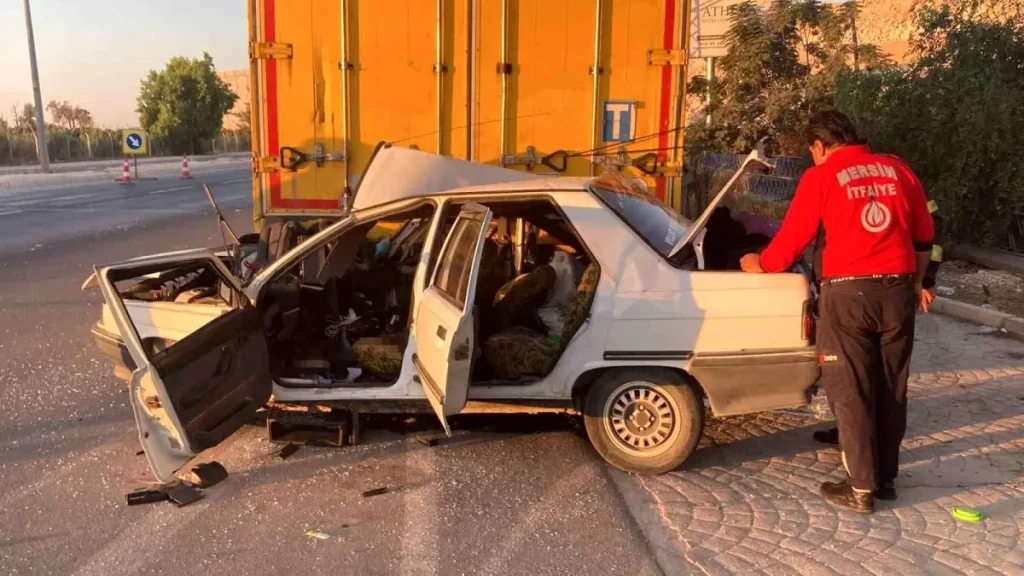 Mersin’de Tıra Çarpan Otomobil Sürücüsü Hayatını Kaybetti