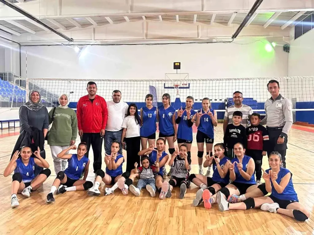 Tomarza Belediyespor Kız Voleybol Takımı Namağlup!