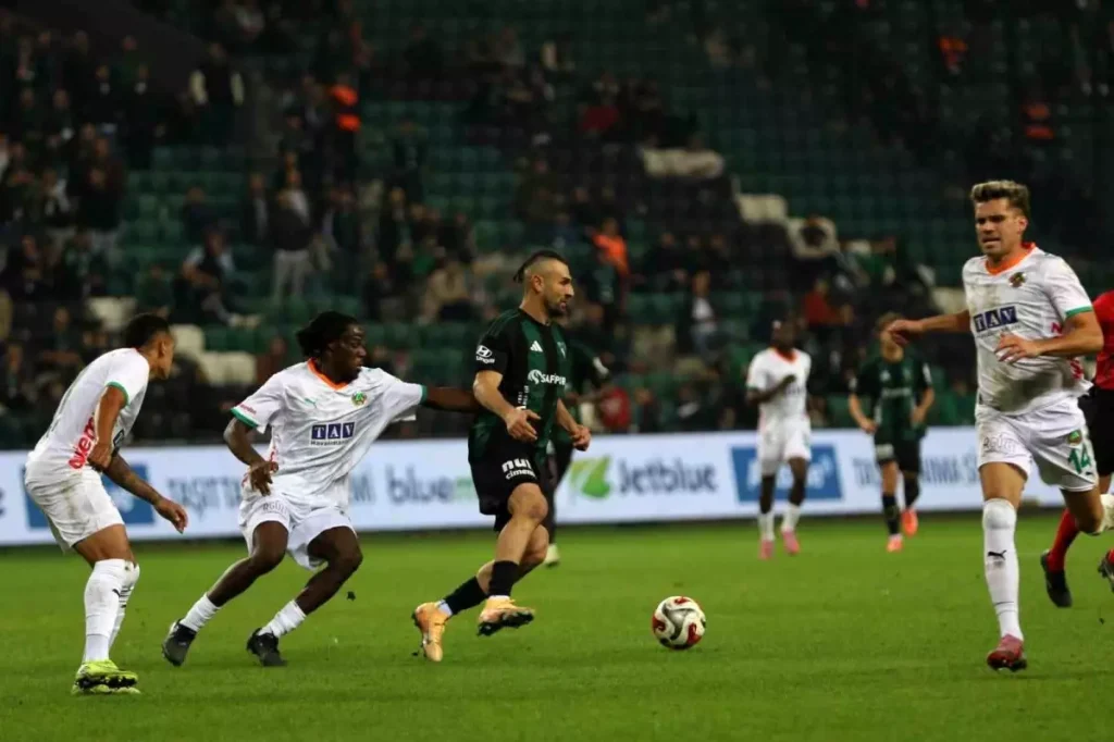 Kocaelispor, Corendon Alanyaspor’u 2-0 mağlup etti