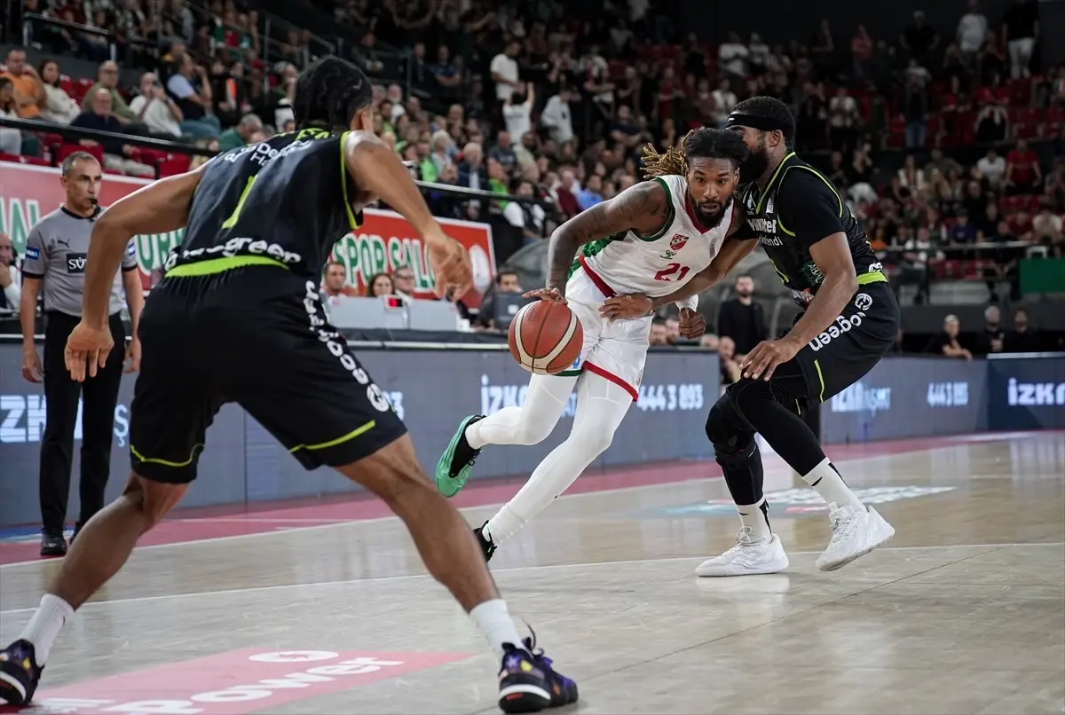 Karşıyaka, Merkezefendi’yi 76-69 Yendi