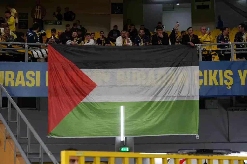 Fenerbahçe, UEFA Avrupa Ligi’nde Nice Karşısında Üstün