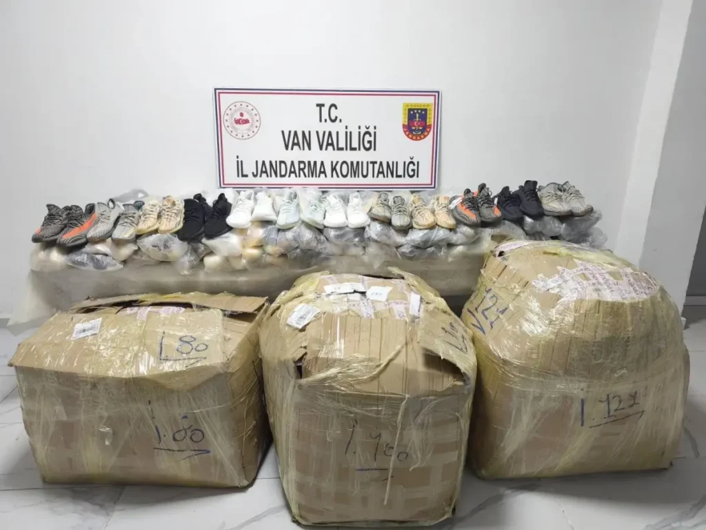 “Van’da 2 Milyon Liralık Kaçak Eşya Operasyonu”